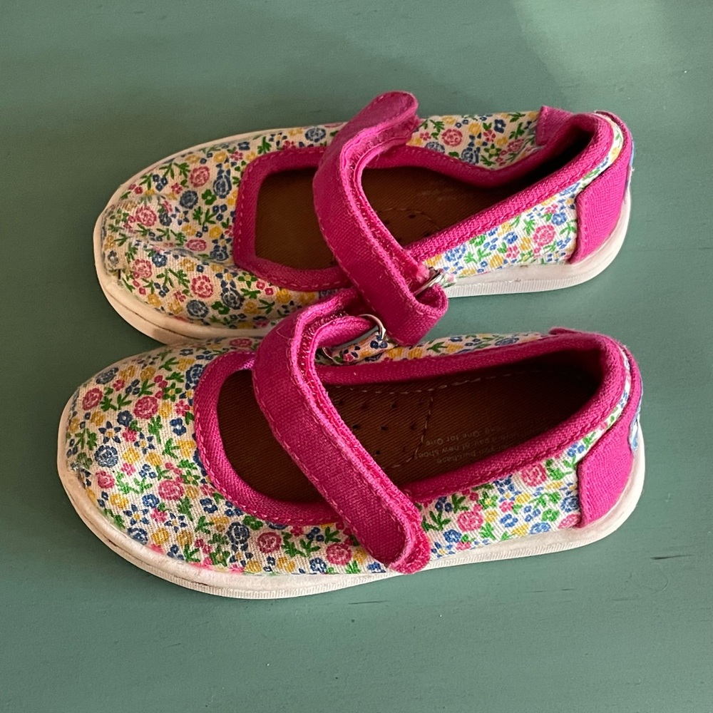 Pink/floral Mary Jane Toms